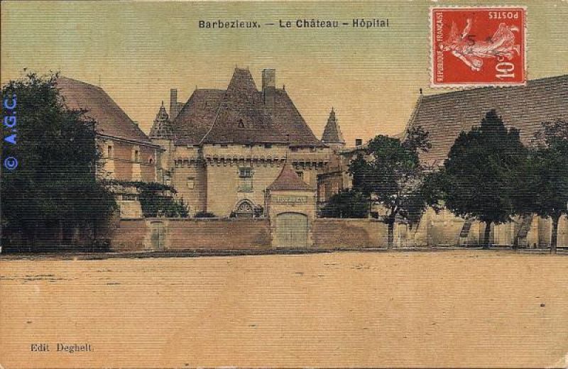 Barbezieux Le chateau hopital 02.jpg